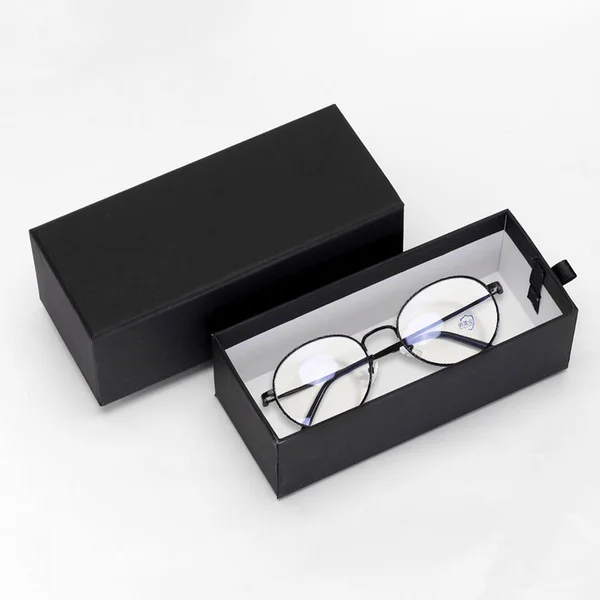 custom-sunglasses-packaging-boxes