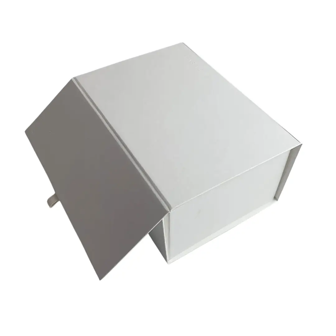 luxury-apparel-boxes-wholesale